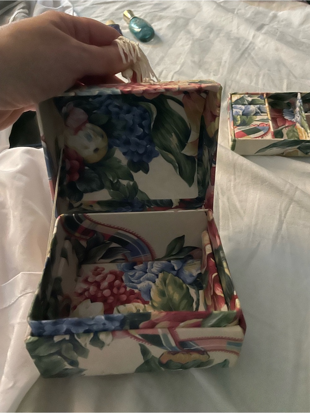 Vintage 90s Floral Pattern Jewelry Organizer Box - Picture 5 of 5